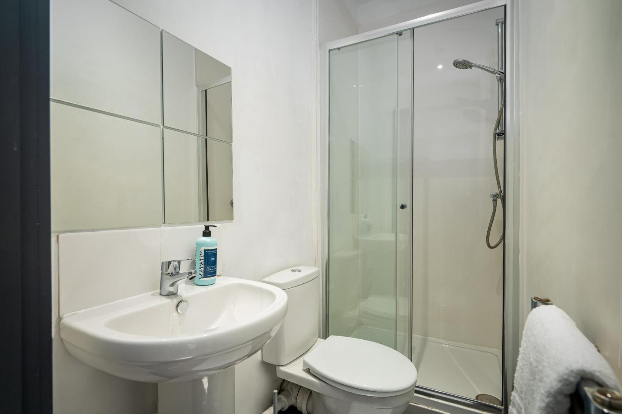 Private En-Suite Room - Shared Living Space & Kitchen - Wakefield - Central Екстер'єр фото